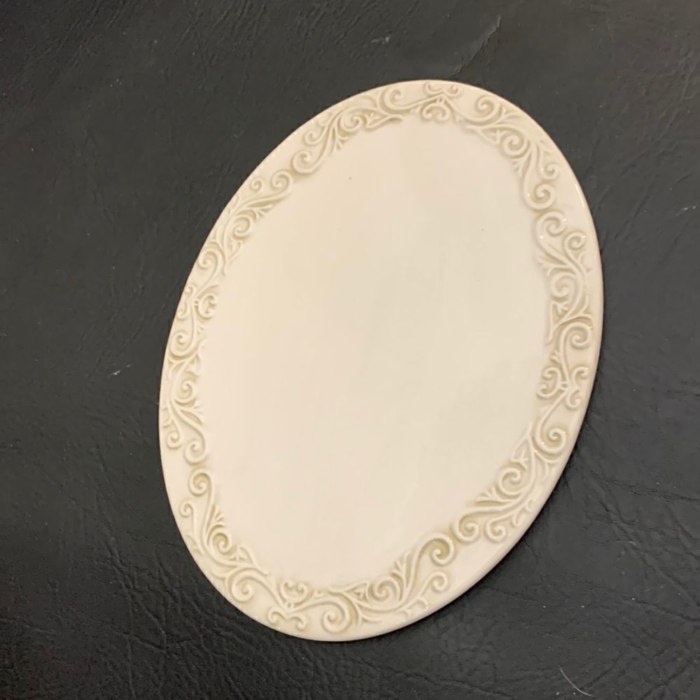 Valencia Home Essential’s Shabby Chic cream Scroll Work Trivet Hot Plate 11 1/4